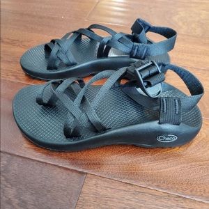 Practically new Chacos ZX2 classic size 8 black